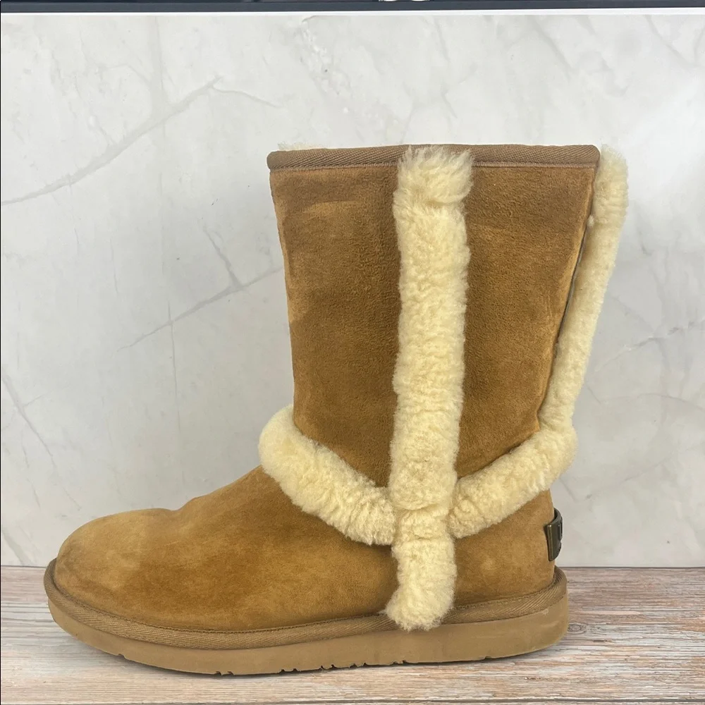 UGG‎ Australia Women’s Size 6 Cozy Tan Shearling Boots